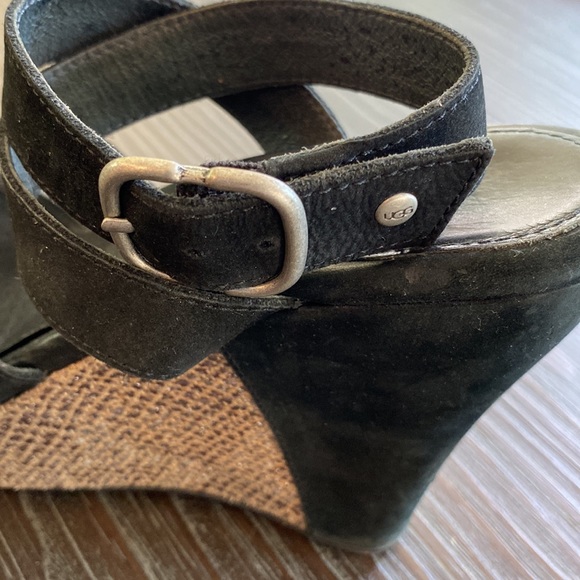UGG ladies platform shoes in size 8. Suede with wraparound ankle straps. - Picture 8 of 12